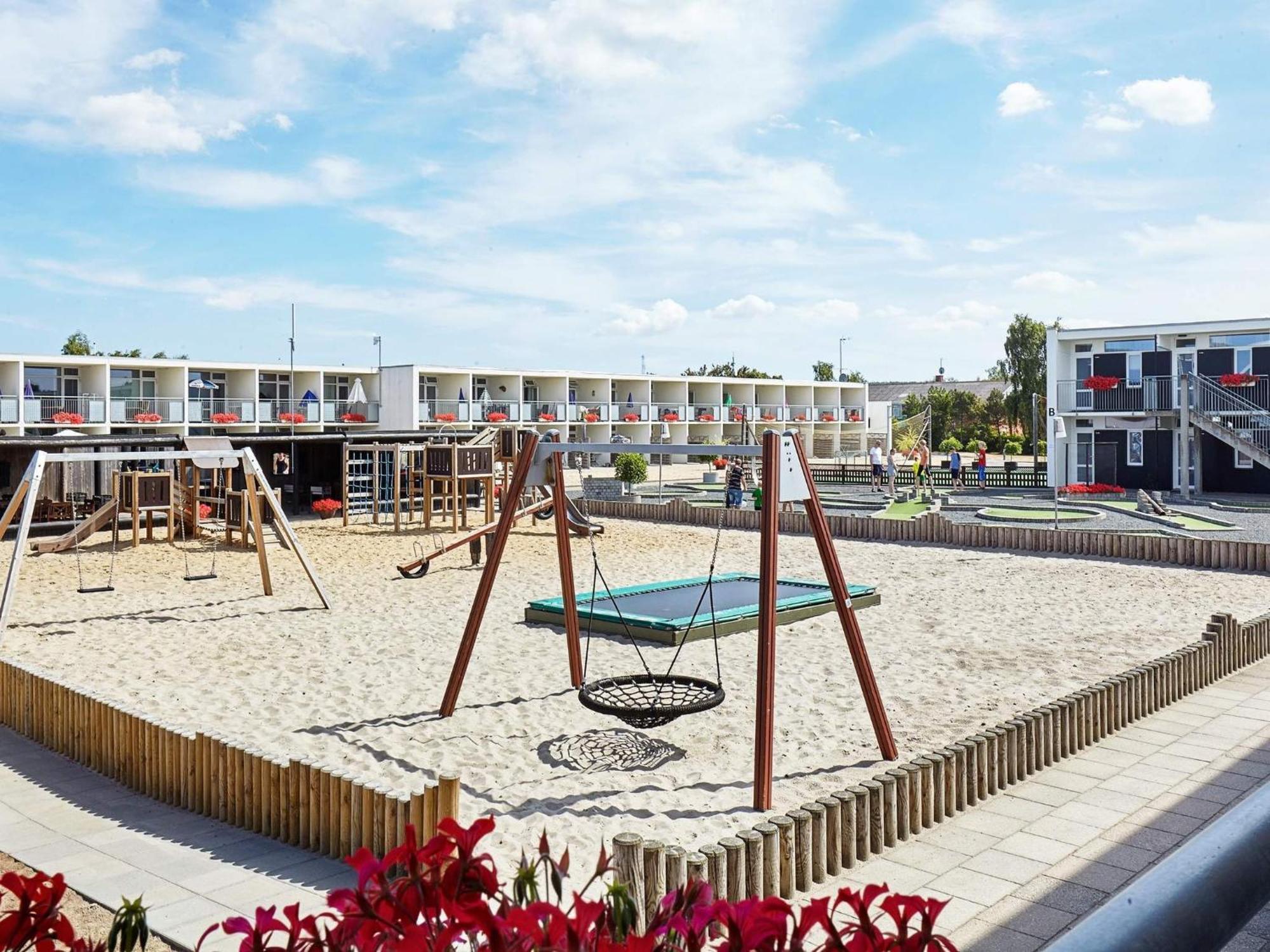 5 Person Holiday Home On A Holiday Park In Glesborg Kültér fotó